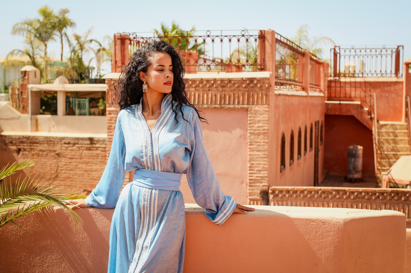 Caftan marocain bleu royal location mariage Marseille